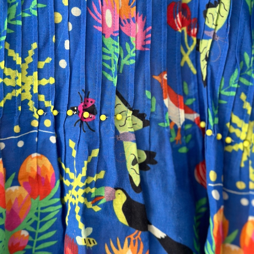 Nimo with love woman’s Blue Floral Blouse with V-Neck - Picture 3 of 5